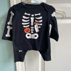 Carter’s Skeleton Halloween Pajamas Pumkin & Ghost 0-3 months 2 piece set NEW